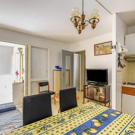 Family Apt Near The Beach - Grau Du Roi